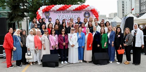 Şehit ve gazilerimizin öğrenim gören evlatlarına burs sağlamak amacıyla polis eşlerince düzenlenen kermes etkinliğinde ilk günü geride bıraktık.